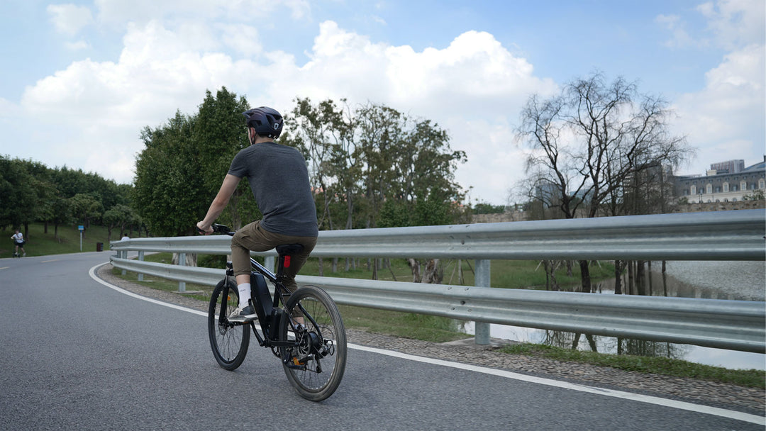 Sicherheit geht vor: Wie du dein E-Bike sicher fährst und was du für Outdoor-Abenteuer mitnehmen solltest